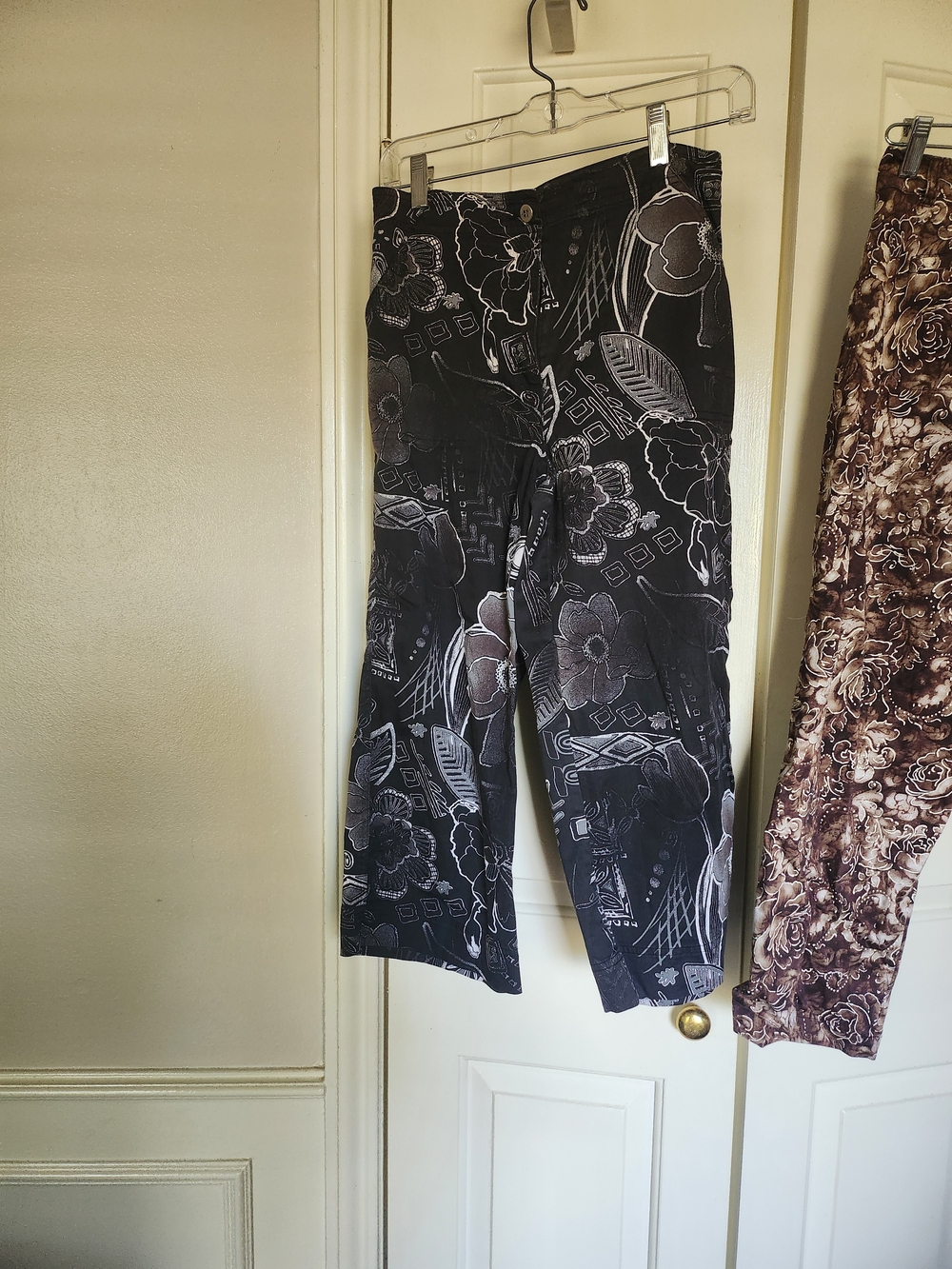 Chico's Black Floral-Print Wide-Leg Pants